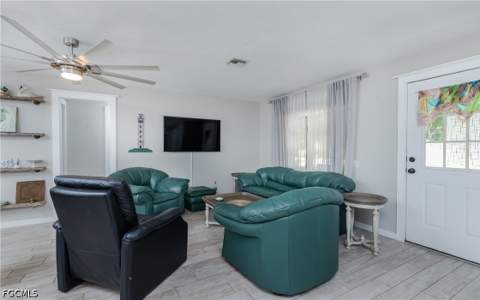 5243 Sunnybrook Ct, Cape Coral FL - photo 9 of 29