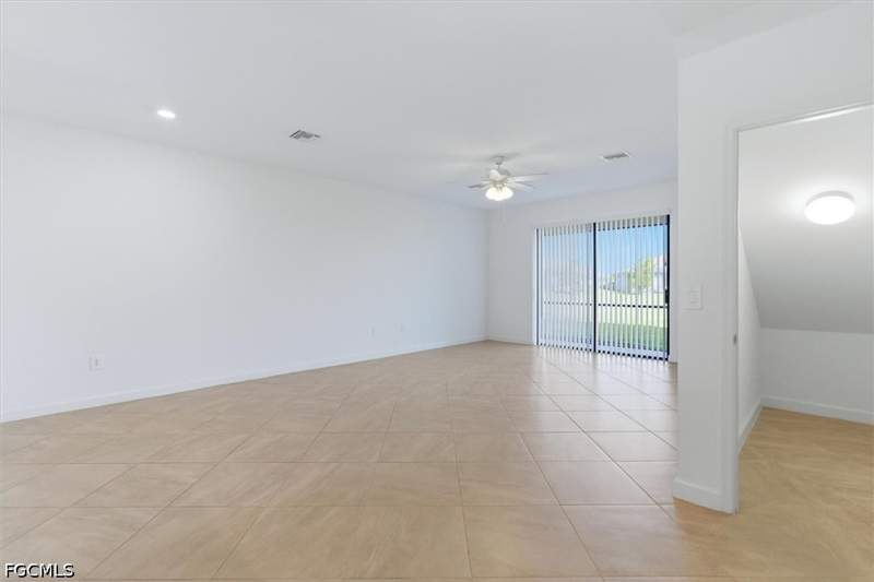 3 bedroom Townhouse at 14126 Pine Lodge Ln, Timber Creek, Fort Myers — photo 4