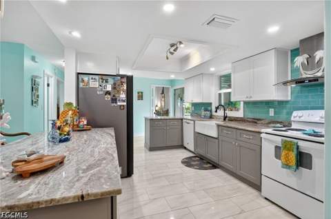 4638 Vinsetta Ave, North Fort Myers FL - photo 19 of 50