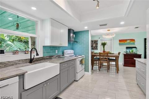 4638 Vinsetta Ave, North Fort Myers FL - photo 20 of 50