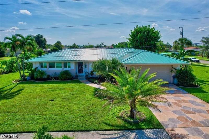 3 bedroom SingleFamilyResidence at 4638 Vinsetta Ave, North Fort Myers, North Fort Myers — photo 5