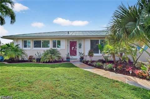 4638 Vinsetta Ave, North Fort Myers FL - photo 6 of 50