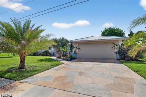 4638 Vinsetta Ave, North Fort Myers FL - photo 8 of 50