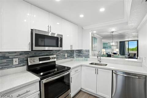 440 Seaview Ct 201, Marco Island FL - photo 10 of 41