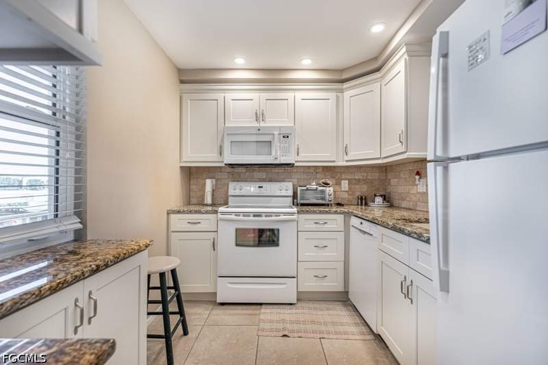 1 bedroom Condominium at 1700 Pine Valley Dr 207, Seven Lakes, Fort Myers — photo 2