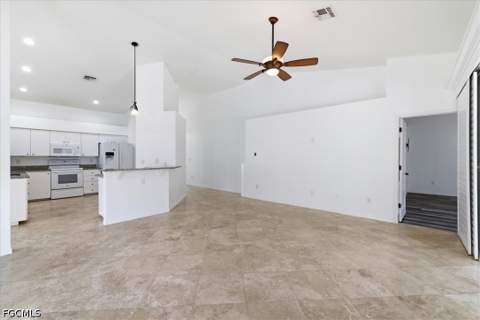 8137 Breton Cir, Fort Myers FL - photo 16 of 42