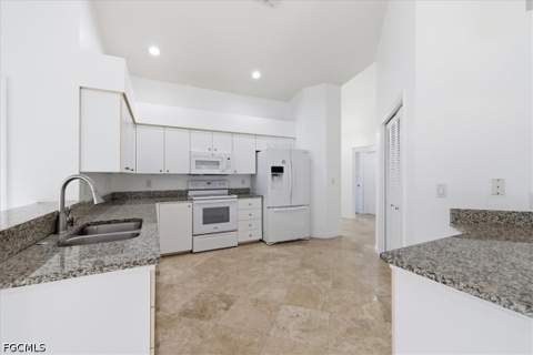8137 Breton Cir, Fort Myers FL - photo 19 of 42