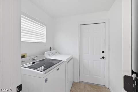 8137 Breton Cir, Fort Myers FL - photo 24 of 42