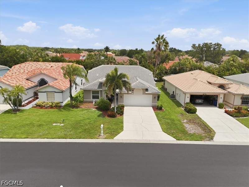 3 bedroom SingleFamilyResidence at 8137 Breton Cir, Cross Creek Estates, Fort Myers — photo 3