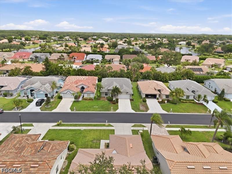 3 bedroom SingleFamilyResidence at 8137 Breton Cir, Cross Creek Estates, Fort Myers — photo 4