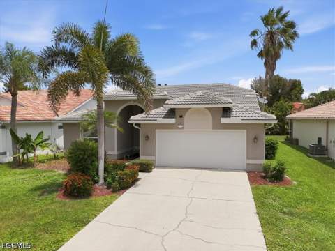 8137 Breton Cir, Fort Myers FL - photo 9 of 42