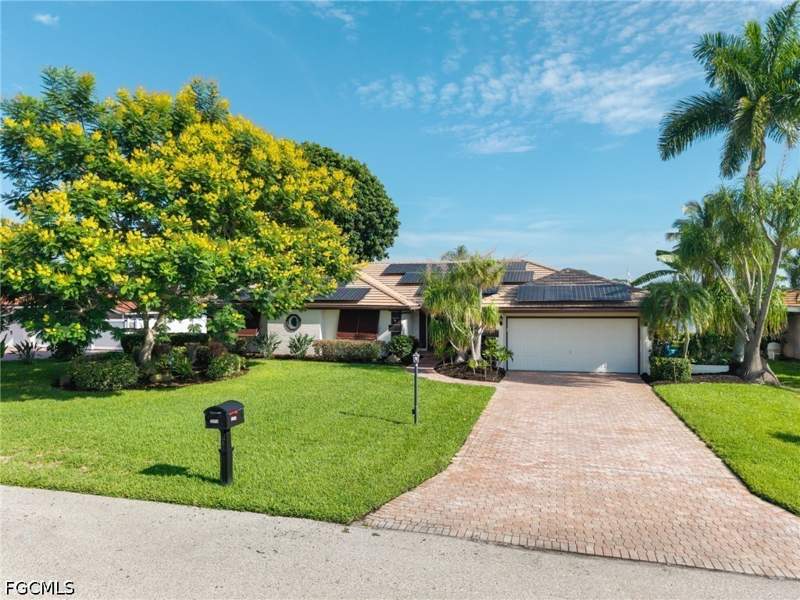 4 bedroom SingleFamilyResidence at 13314 Island Rd, River Forest, Fort Myers — photo 2