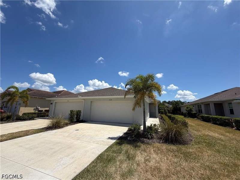 2 bedroom Attached at 9077 Leatherwood LOOP, IBIS LANDING, Lehigh Acres — photo 1