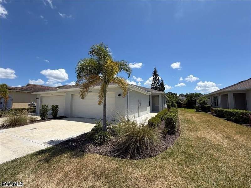 2 bedroom Attached at 9077 Leatherwood LOOP, IBIS LANDING, Lehigh Acres — photo 3