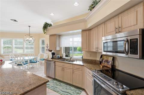 8861 Creek Run Dr, Bonita Springs FL - photo 18 of 50