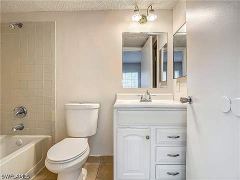 194 Santa Clara Dr 12, Naples FL - photo 22 of 41