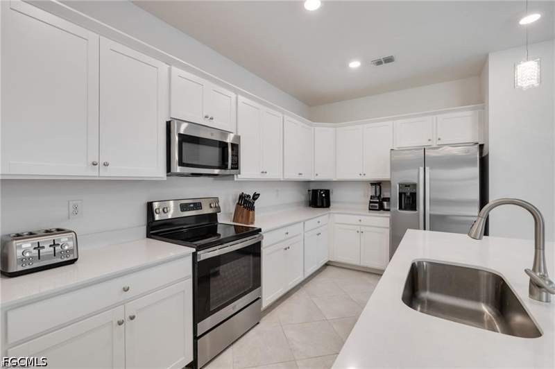 4 bedroom SingleFamilyResidence at 9146 Leatherwood Loop, Ibis Landing, Lehigh Acres — photo 3