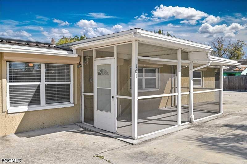 6 bedroom SingleFamilyResidence at 101 Lucille Ave, Fort Myers, Fort Myers — photo 4