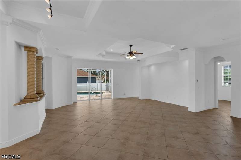 5 bedroom SingleFamilyResidence at 3705 Kilarney St, Buckingham, Fort Myers — photo 3