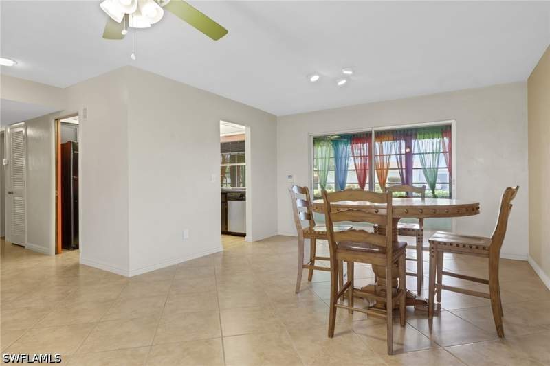 2 bedroom Attached at 4133 Lakewood Blvd E27, Lakewood Villas, Naples — photo 5