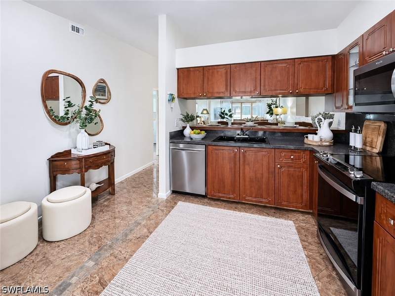 2 bedroom Condominium at 3420 Frosty Way 4902, Winterpark, Naples — photo 5