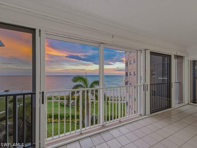 3 bedroom Condominium at 2905 Gulf Shore Blvd N 501N, Westgate, Naples — photo 2