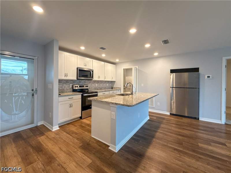 3 bedroom SingleFamilyResidence at 3010 NE 6th Pl, Cape Coral, Cape Coral — photo 3