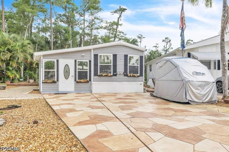 1 bedroom ManufacturedHome at 10933 Brown Pelican Cir, Corkscrew Woodlands, Estero — photo 2