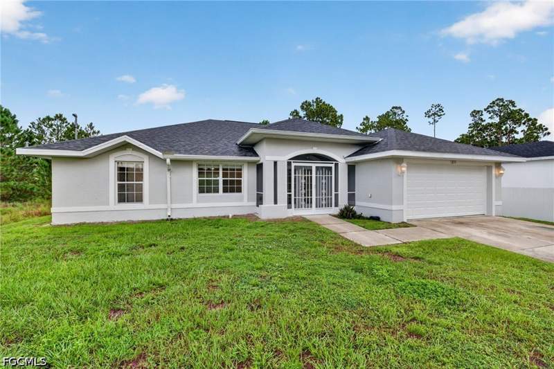 3 bedroom SingleFamilyResidence at 1235 Cloplon St E, Lehigh Acres, Lehigh Acres — photo 2
