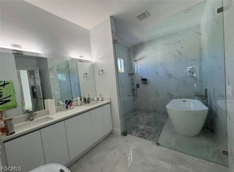 2044 NE 5th St, Cape Coral FL - photo 10 of 39