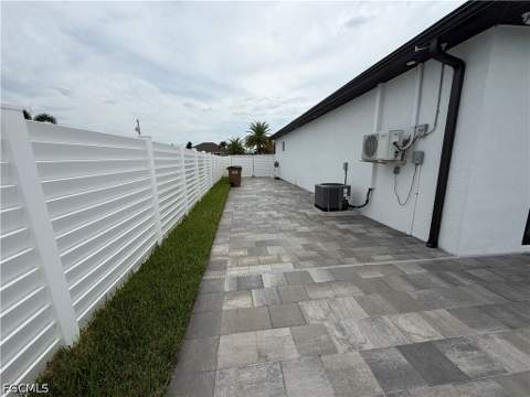 2044 NE 5th St, Cape Coral FL - photo 8 of 39