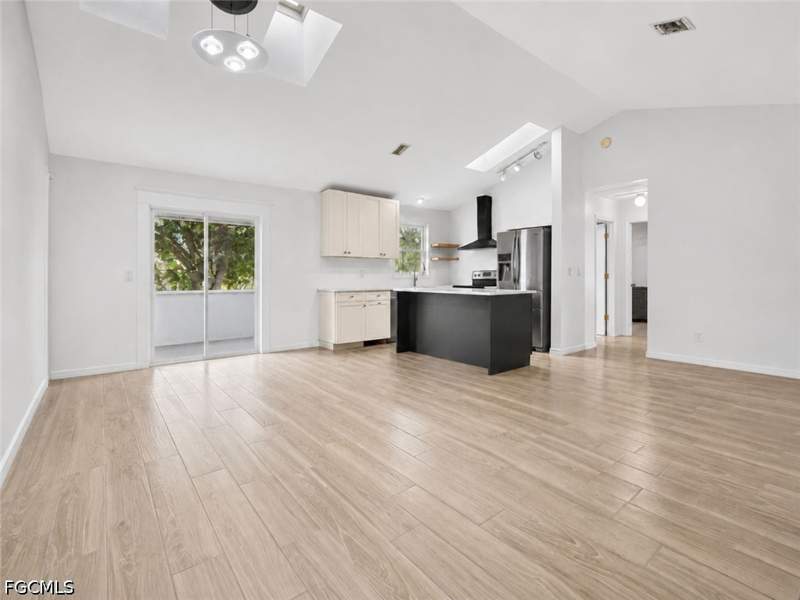 3 bedroom SingleFamilyResidence at 330 NE 24th Ave, Cape Coral, Cape Coral — photo 4