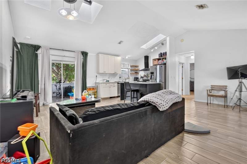 3 bedroom SingleFamilyResidence at 330 NE 24th Ave, Cape Coral, Cape Coral — photo 5