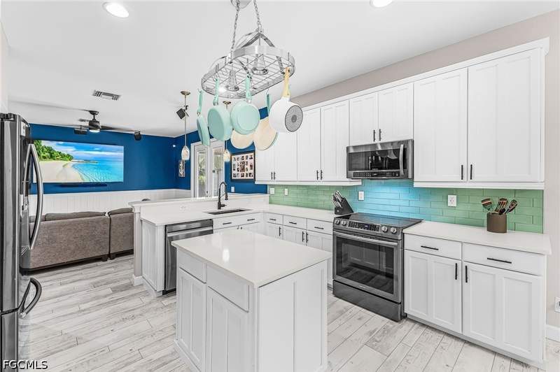 3 bedroom SingleFamilyResidence at 9159 Gladiolus Preserve Cir, Gladiolus Preserve, Fort Myers — photo 4