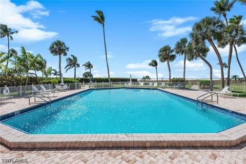220 Seaview Ct 413, Marco Island FL - photo 17 of 36