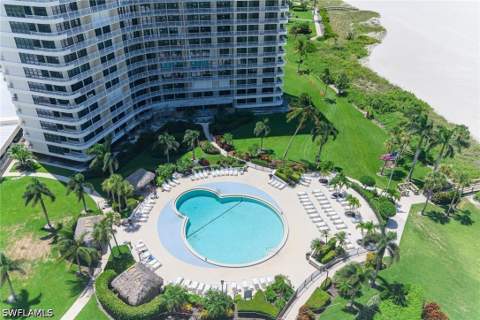 320 Seaview Ct 1607, Marco Island FL - photo 13 of 37