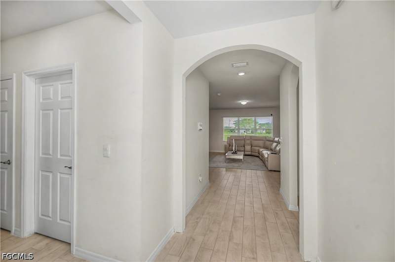 4 bedroom SingleFamilyResidence at 152 SE 27th Ter, Cape Coral, Cape Coral — photo 3