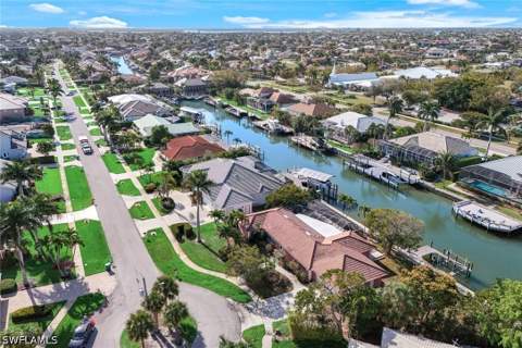 358 Grapewood Ct, Marco Island FL - photo 8 of 12