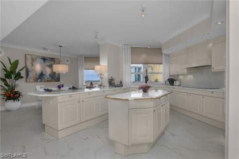 4021 Gulf Shore Blvd N 903, Naples FL - photo 6 of 23