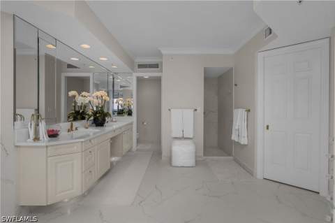 4021 Gulf Shore Blvd N 903, Naples FL - photo 9 of 23