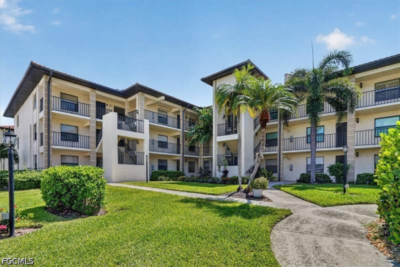 2 bedroom Condominium at 12601 Kelly Sands Way 422, Terrace, Fort Myers — photo 2