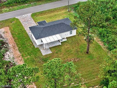 851 Calumet St E, Lehigh Acres FL - photo 12 of 36