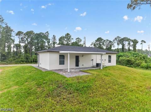 851 Calumet St E, Lehigh Acres FL - photo 17 of 36