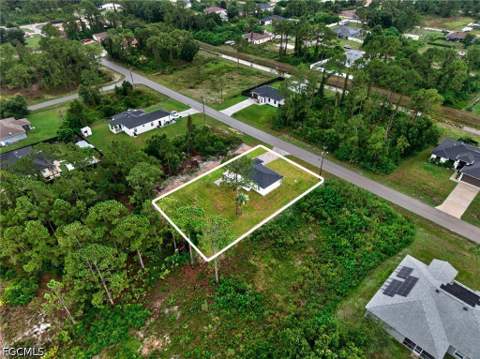 851 Calumet St E, Lehigh Acres FL - photo 19 of 36