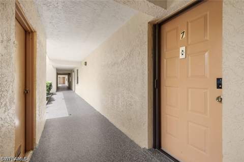 13240 White Marsh Ln 7, Fort Myers FL - photo 22 of 32