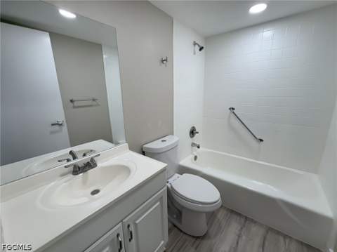 1740 Pine Valley Dr 115, Fort Myers FL - photo 17 of 29