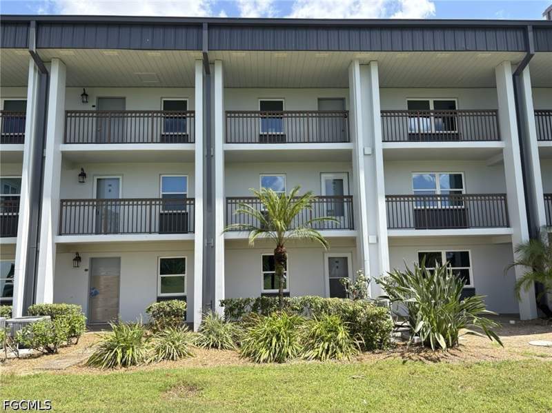 2 bedroom Condominium at 1740 Pine Valley Dr 115, Seven Lakes, Fort Myers — photo 3