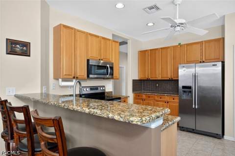 11237 Lakeland Cir, Fort Myers FL - photo 6 of 33