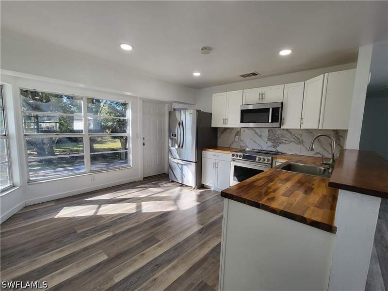 2 bedroom SingleFamilyResidence at 6143 Hester Ave, Fort Myers, Fort Myers — photo 5