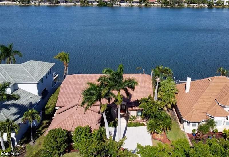 3 bedroom SingleFamilyResidence at 5160 Harborage Dr, Harborage, Fort Myers — photo 5